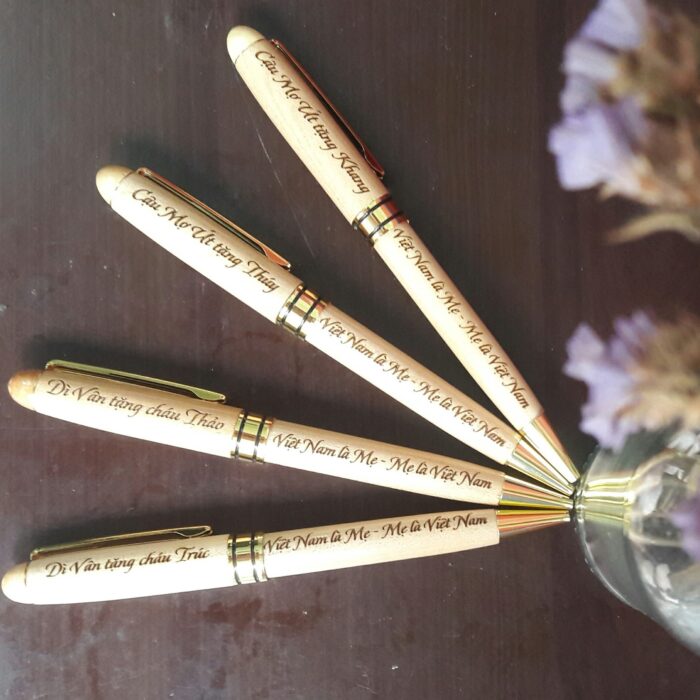 Bút gỗ nắp xoay