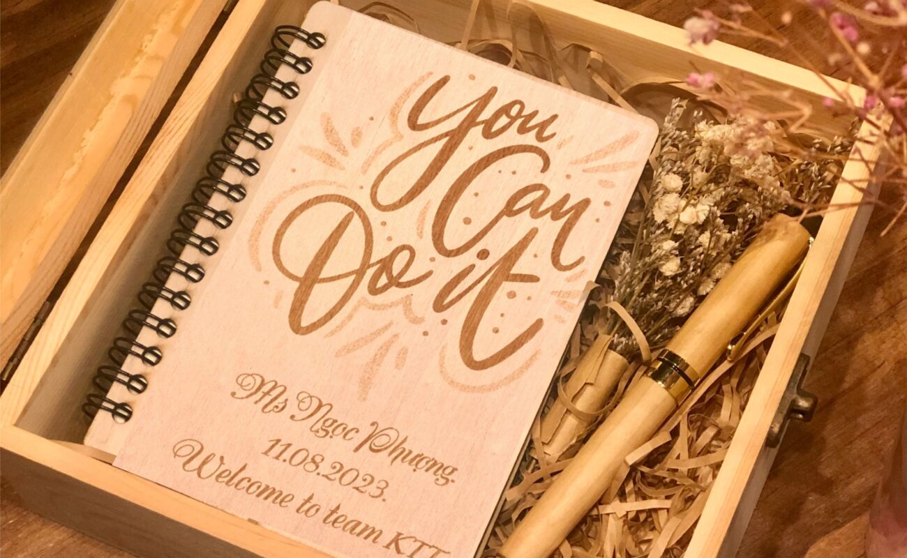 Set sổ + bút nắp bật